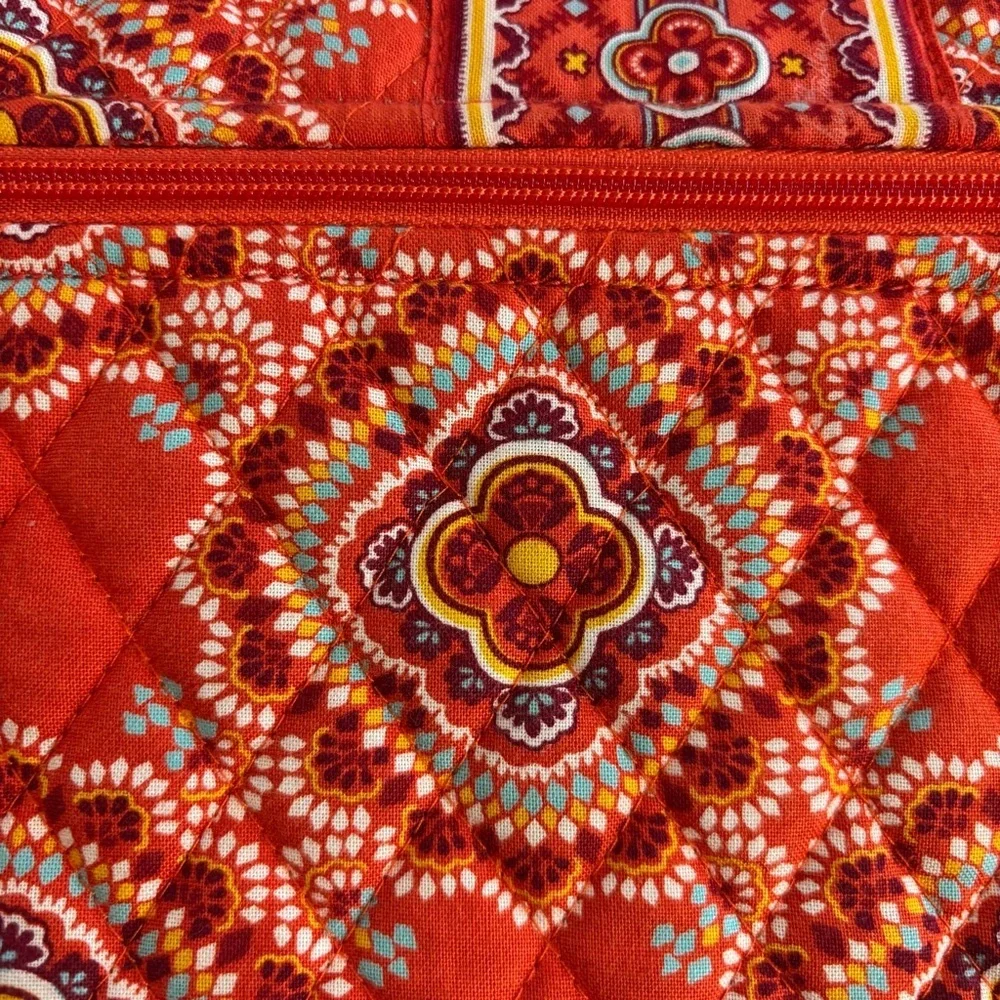 VERA BRADLEY Baguette Shoulder Bag Paisley Print Front Knot Snap Closure Quilted - Picture 5 of 16